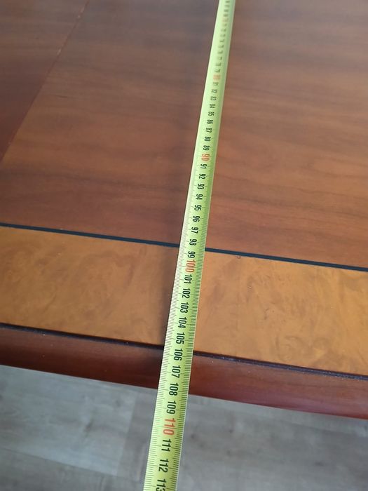 Mesa de sala extensível com 4 cadeiras de cerejeira