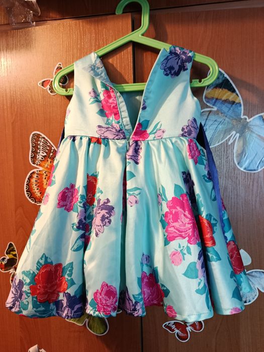 Нарядне платтячко для дівчинки