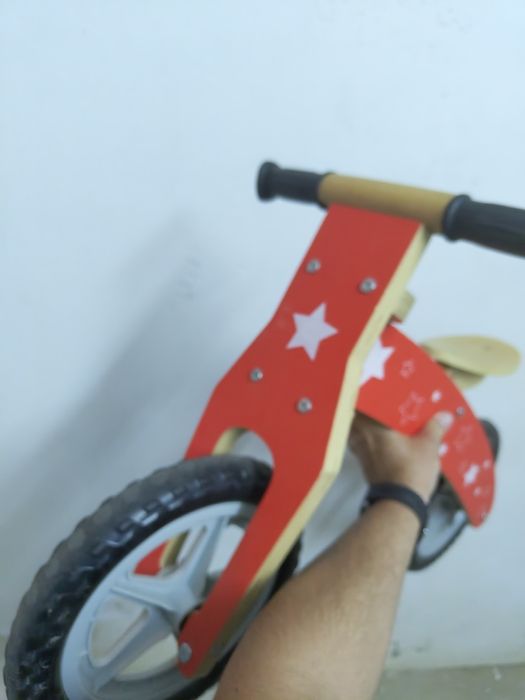 Bicicleta de equilíbrio/ aprendizagem/ sem pedais, de madeira