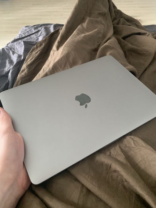 Macbook pro 32/512GB 13 дюймів 2020