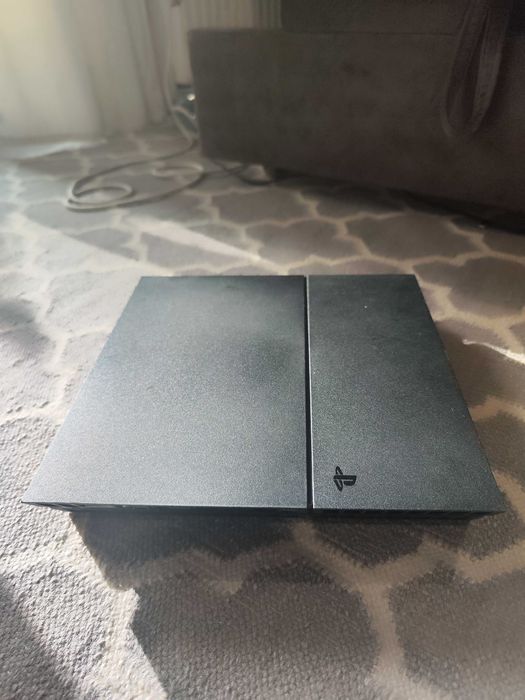 PlayStation 4 + Pad + słuchawki + gta 5