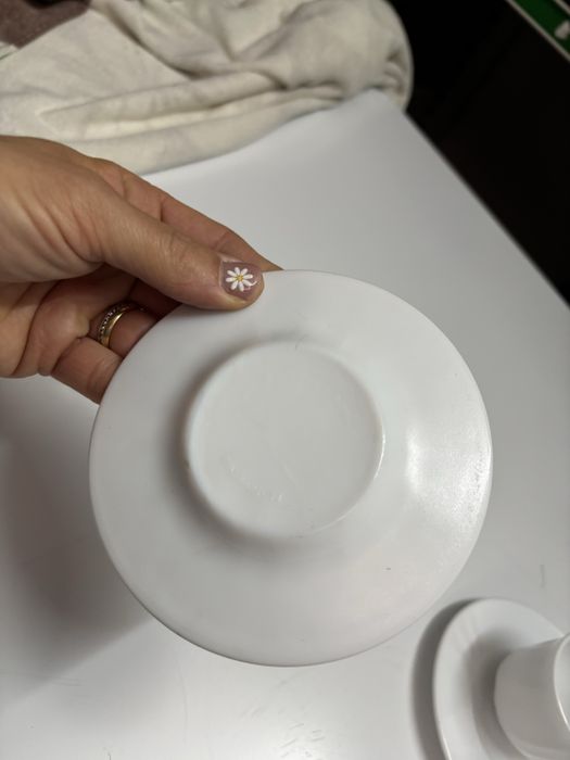 Seis chavenas com os respectivos pires novas