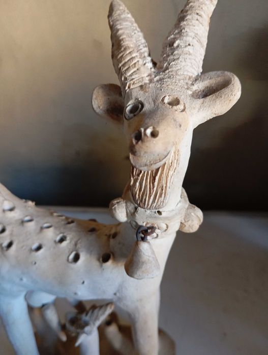 Cabra assobio e paliteiro amamentar da autoria do Mistério Pai