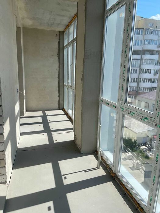 Продаж великої 1 кімнатної квартири в центрі міста в новому будинку