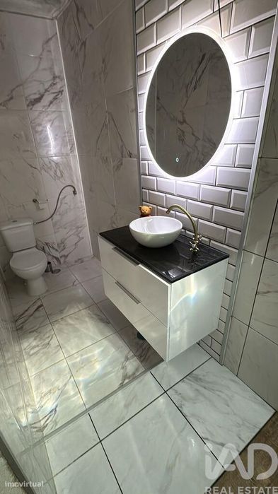 Casa / Villa T1 em Charneca de Caparica e Sobreda