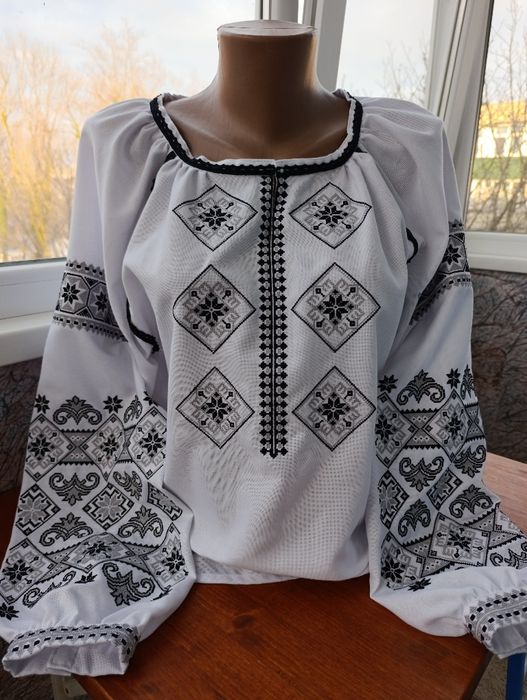 Вишиванки жіночі