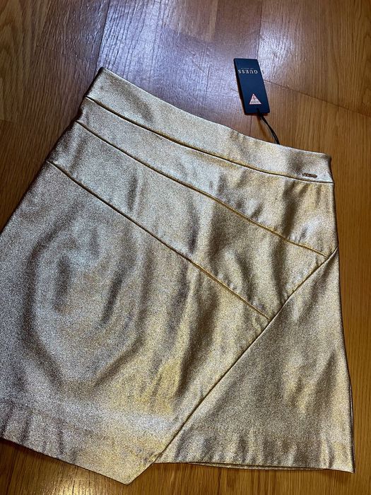 Saia Guess dourada + PORTES