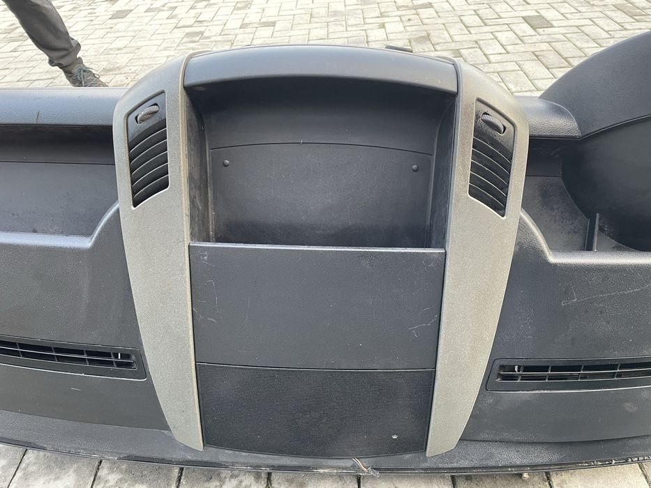 Торпедо / панель Mercedes Sprinter W906 / Crafter