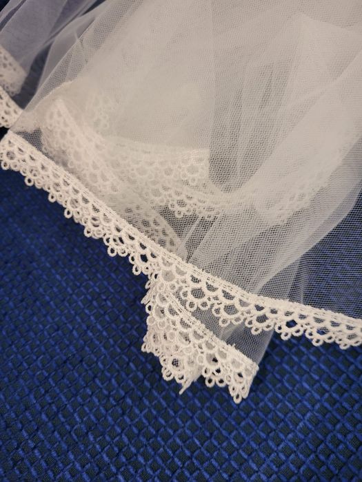 Welon ślubny do pasa obszyty koronką z grzebykiem Violetta