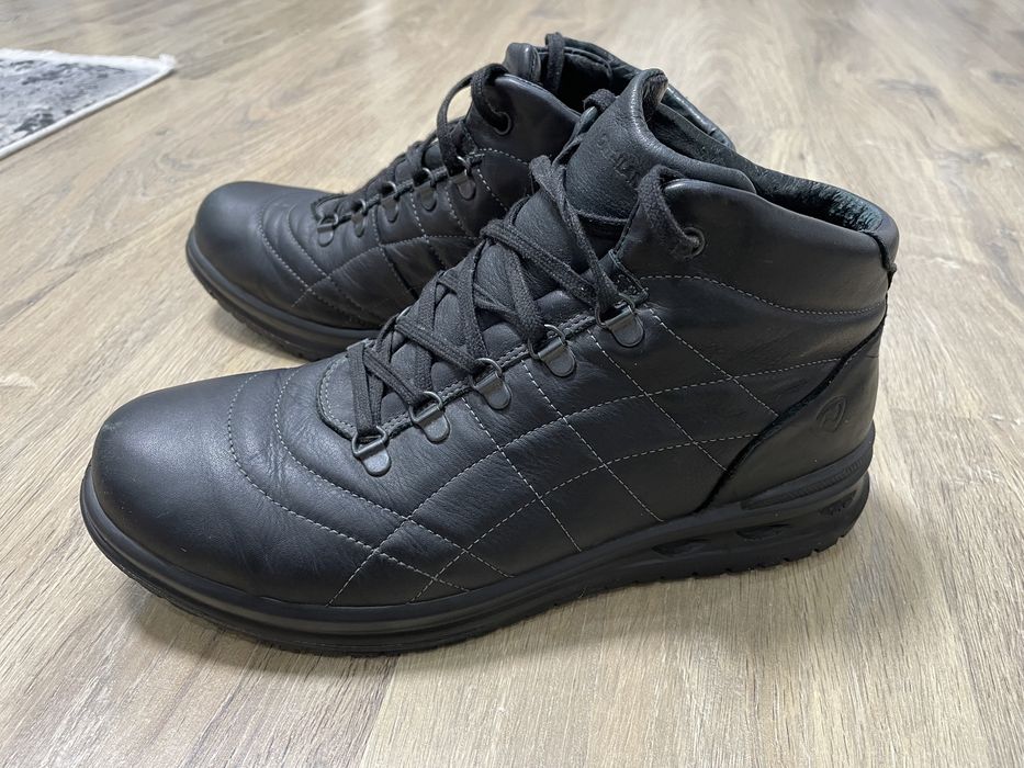 Чоловічі зимові ботінки,кросівки,черевики