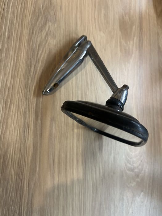 Lusterko Datsun używane dwie sztuki