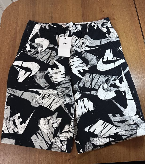 шорти Nike Sportswear Sport Essentials Shorts Black, Monogram DM6885-010