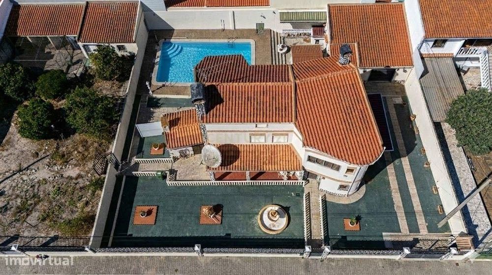 Moradia T4 +3 com Piscina, Garagem e Sótão Aproveitado | Fernão Ferro