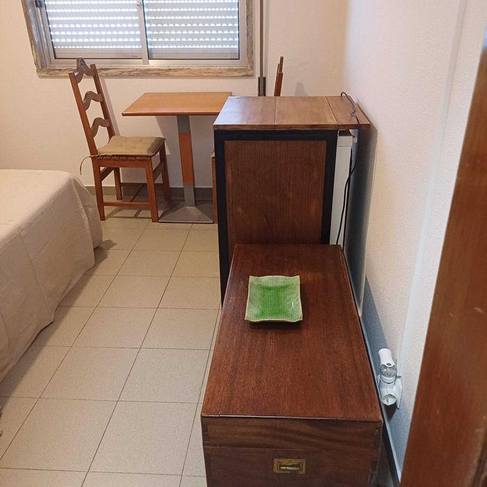 Quarto Mobilado no Centro do Cartaxo / Casa Banho Privativa