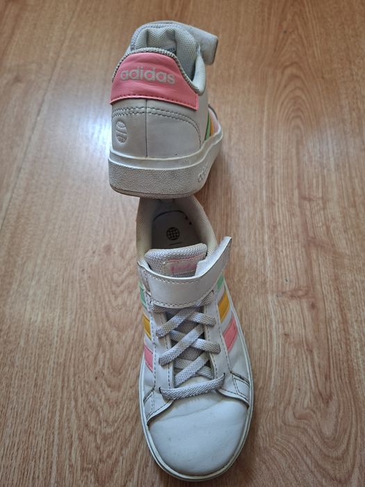 Buty Adidas dla dziewczynki