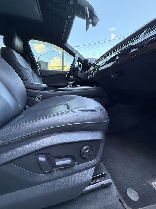 Продам Audi Q7 2016 р