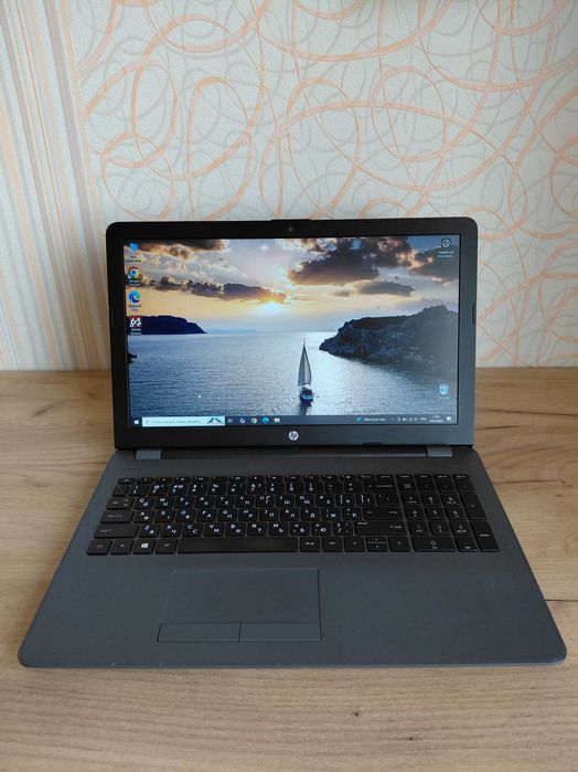 Ноутбук HP 250 G6 15.6" Intel Core i3-7020U DDR4 8Gb SSD 128Gb+HDD 500Gb