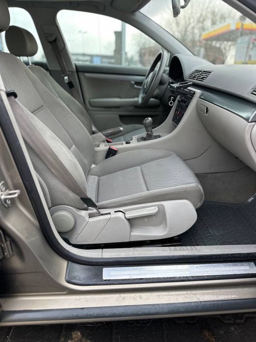 Audi a4 b7 1.6 LPG ekonomiczne autko zadbane