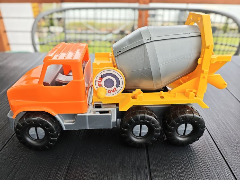 Zestaw Aut Wader wywrotka dźwig i Auto gruszka betoniarka