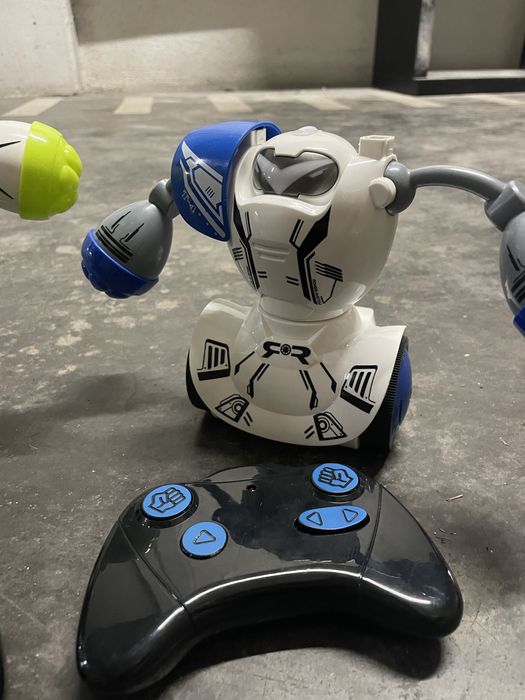 Brinquedo de crianca robot