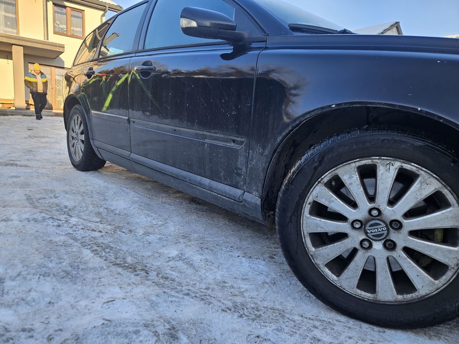 Volvo v50 2005 рік 2.0 дизель тільки для військових