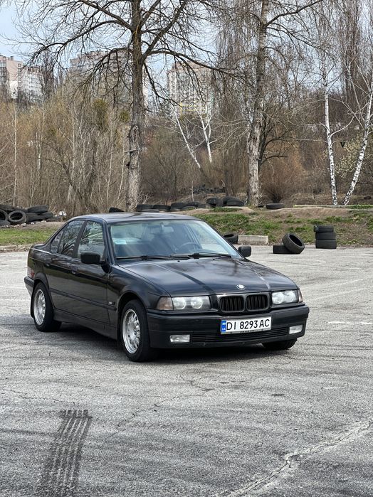 Продам Е36 m52b20 в приємному стані