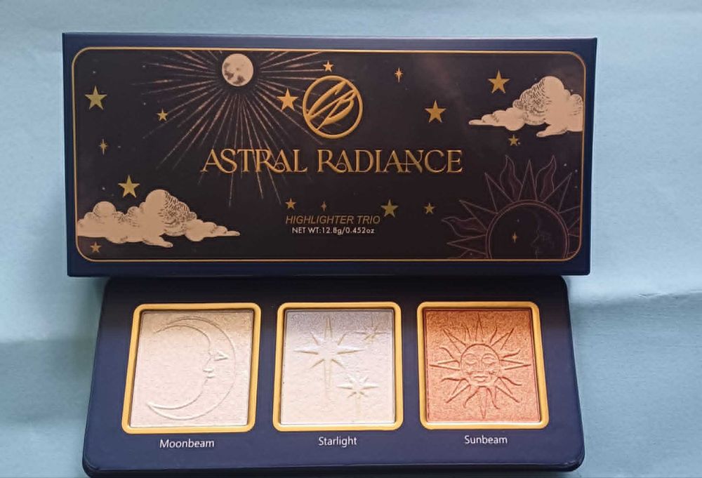 Cosmic brushes Paleta rozświetlaczy Astral Radiance Highlighter Trio