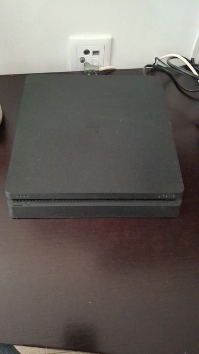 Playstation 4 com 2 comandos