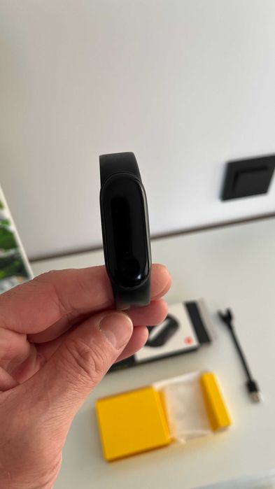 Продам MI Band 3