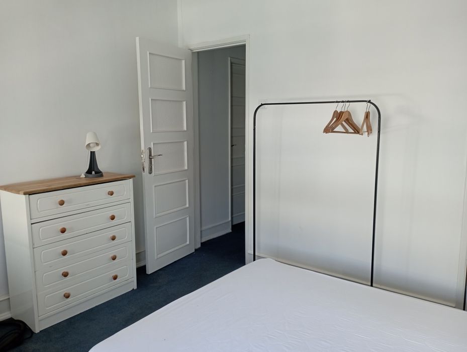 Arrenda-se quarto