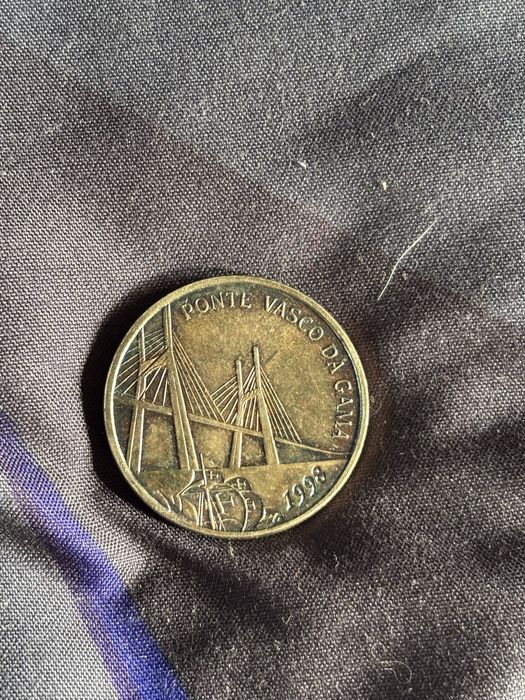 Escudos ( Moedas antigas)