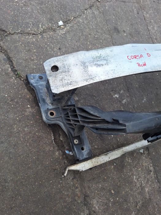 Belka zderzaka Corsa D Opel wzmocnienie Corsa D