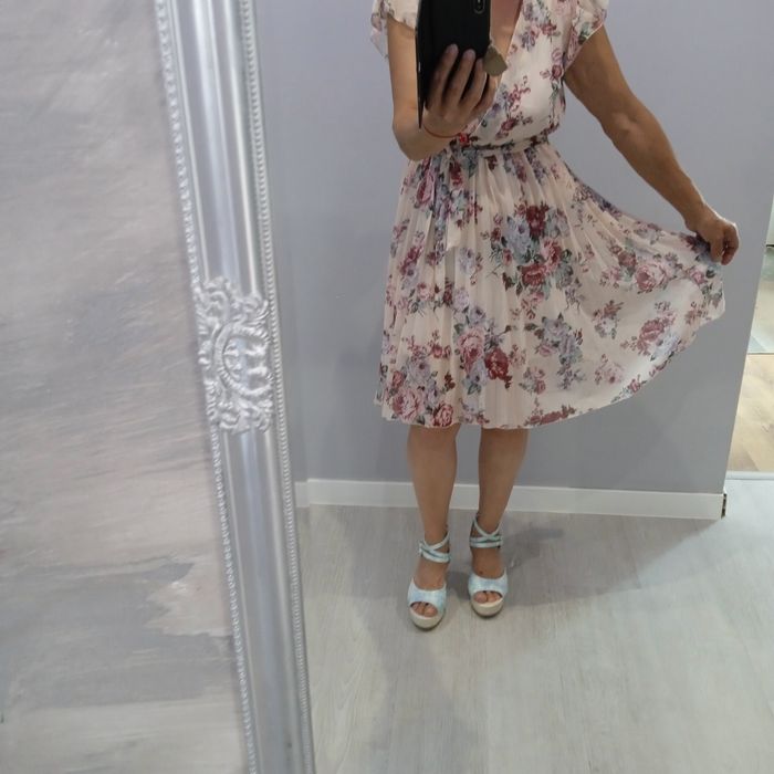 Sandbella nowa z metką Elegancka,przewiewna r M