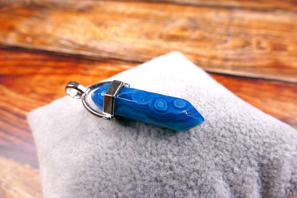 Wisiorek amulet z agatem niebieskim