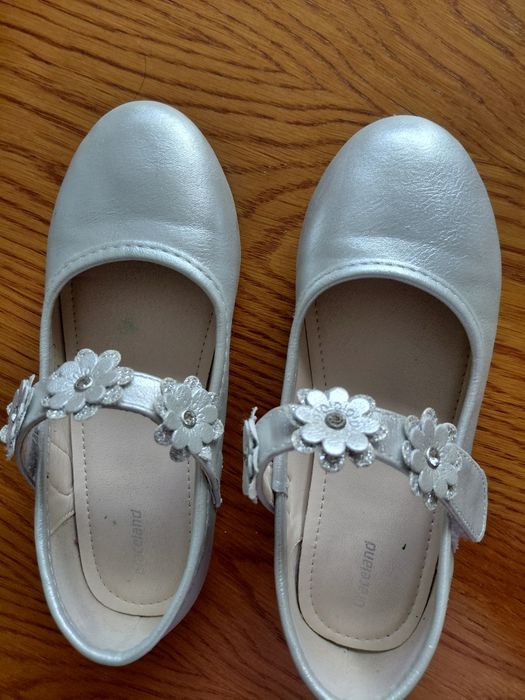 Buty dla dziewczynki.