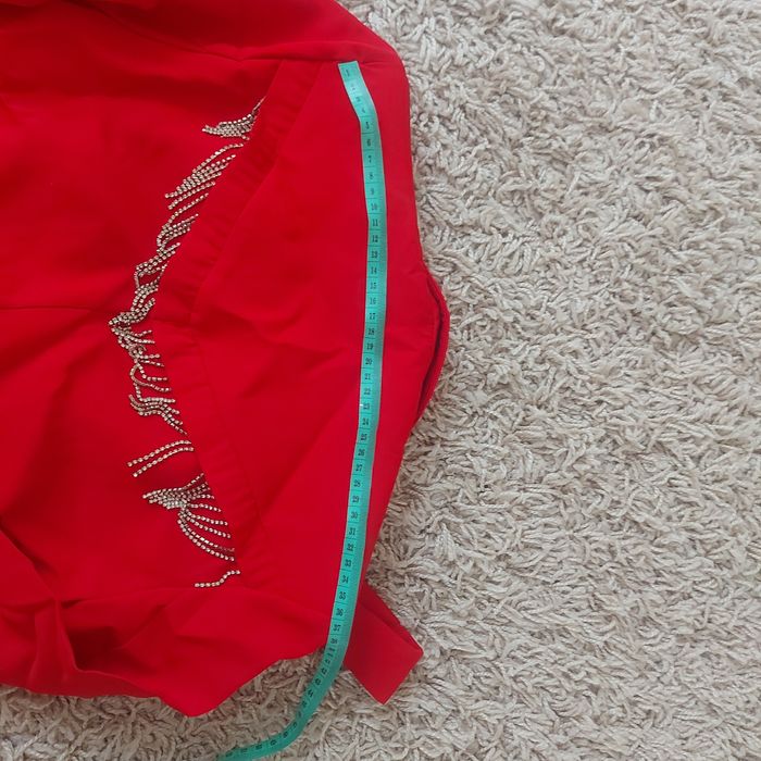 Плаття, піджак червоного кольору