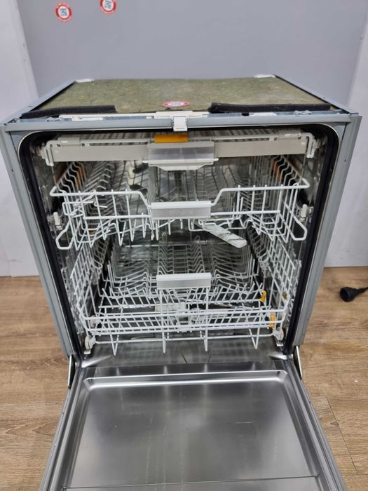 Zmywarka z widocznym panelem Miele G 6820 SCi, QuickPWash, AutoOpen