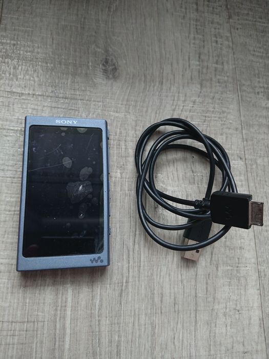 Sony Walkman NW-A45 + kabel