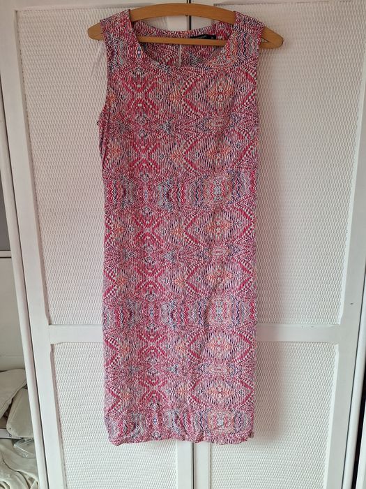 Sukienka Greenpoint 36 S
Długość całkowita 93cm
Szerokość pod pachami 44cm
Stan bdb