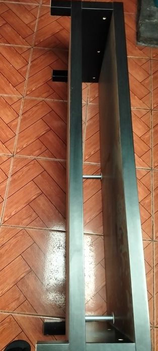 Dois móveis usados prontos a ter novo dono