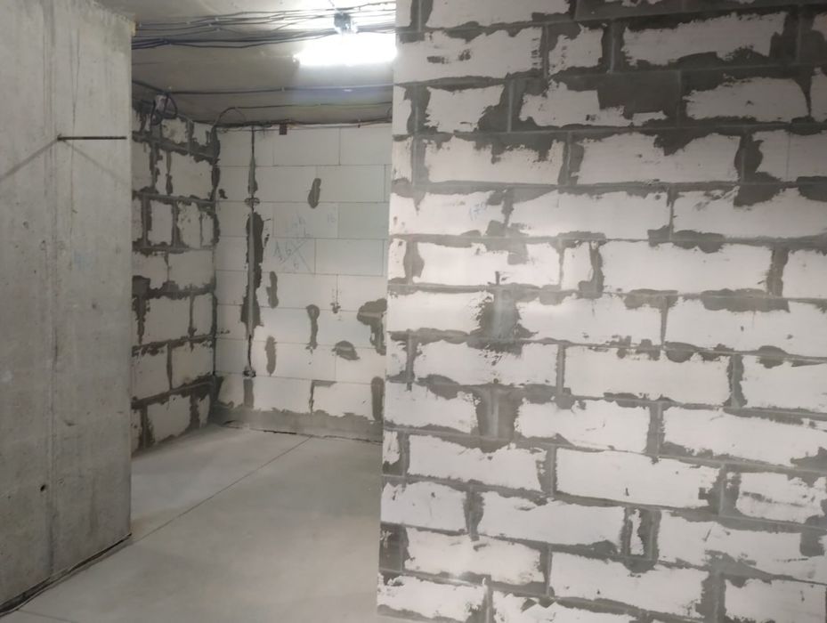 Ликвид!  "Реал Парк" Продам нежилое помещение 90 кв.м. Цоколь с окнами