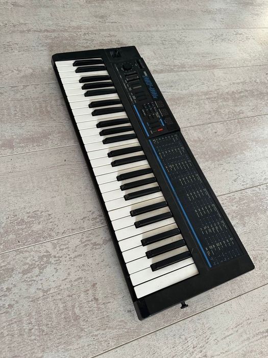korg poly 800 - Купити музичні інструменти - Ціна на OLX.ua