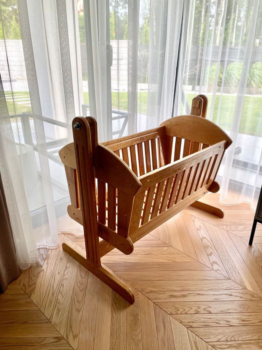 Kołyska drewniana