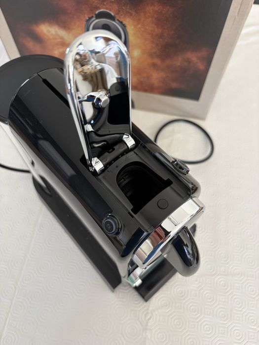 A Estrear! Maquina Café Nespresso NOVA!