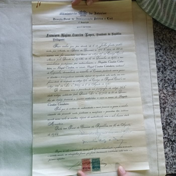 Documento de naturalização de um espamhol para português em 1954