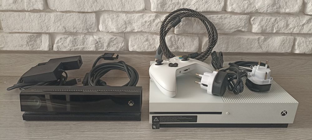 Konsola XBox One S+ Kinect + Pad gratis