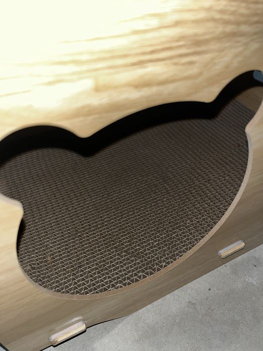 Casa para gato de madeira