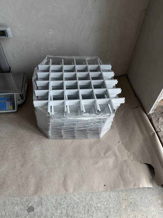 Продам підвісна стеля Грильято 100х100 Білий б/в