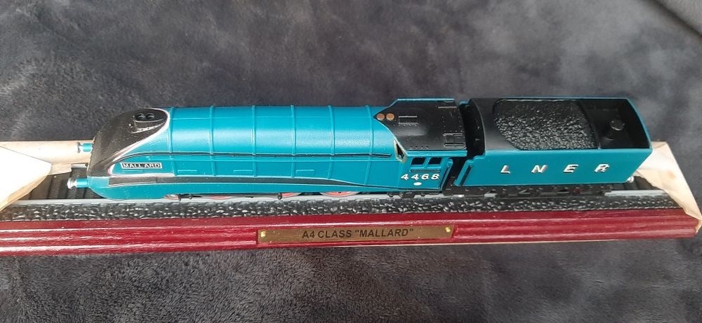 Model lokomotywy parowej  Liner A4 Class Mallard  Japan