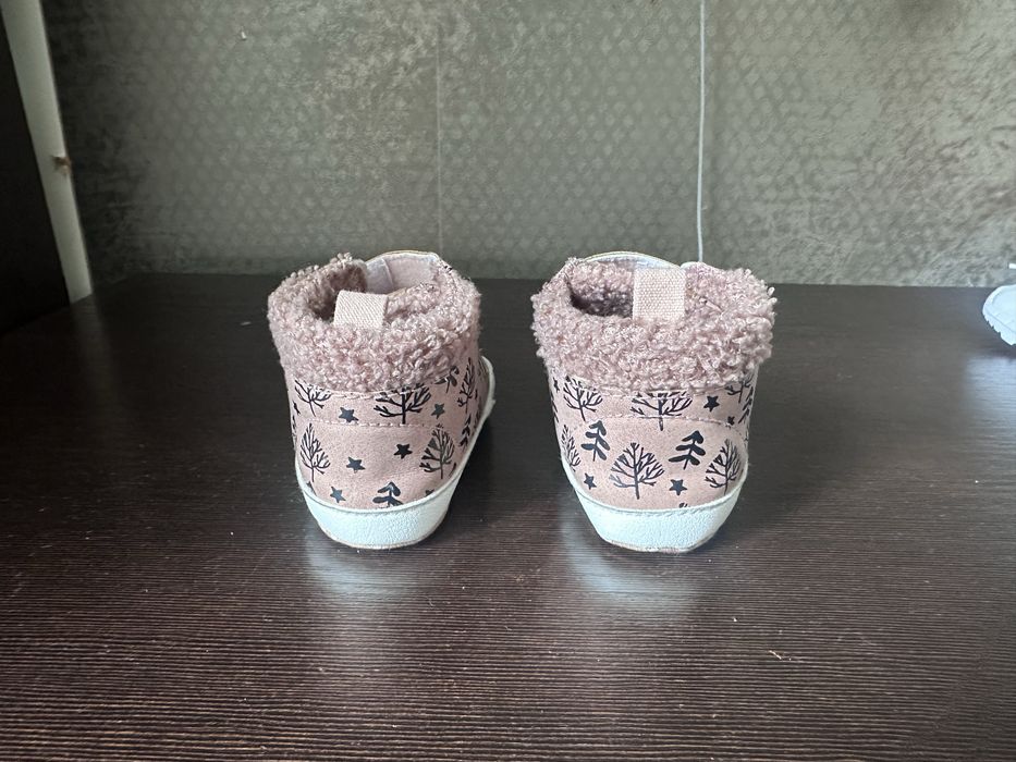 Взуття дитяче для дівчинки